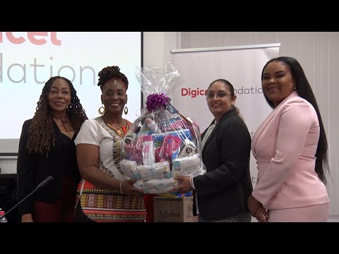 35 Single Mothers Receive Devices, Grants