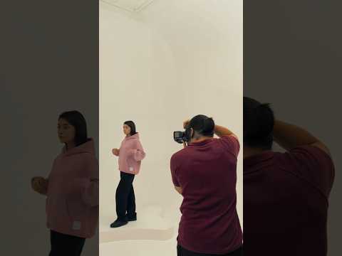 “Behind the Lens: Hoodie Vibes in Action 🎥✨ #BTS #HoodieShoot #BehindTheLens