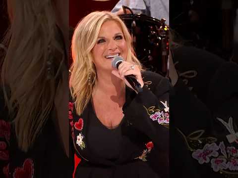 Sweet album number 16 for Opry star @TrishaYearwood! 🪞