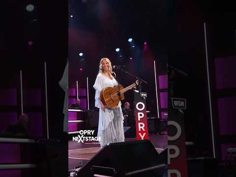 A woman of many talents! 💁‍♀️ @AveryAnna Opry NextStage is presented by @Tecovas