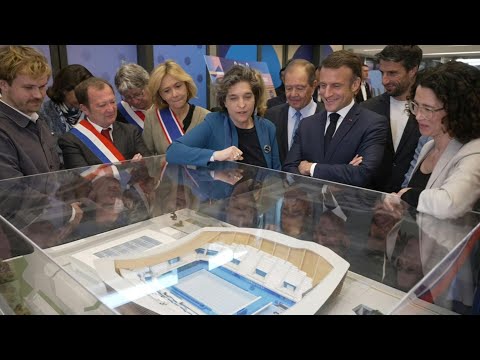 JO-2024 : Macron visite le centre aquatique olympique de Saint-Denis | AFP Images