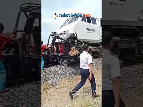 Pick Up Terseret Kereta Api di Kanci