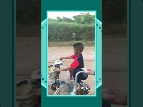 ขี่สกู๊ตเตอร์ไฟฟ้าไปโรงเรียนคร ขี่สกู๊ตเตอร์ไฟฟ้าไปโรงเรียนคร
