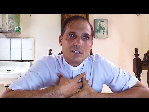 Entrevista de Camila Acosta al padre Castor José Álvarez Davesa