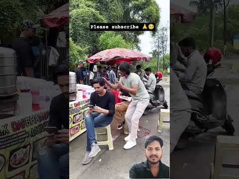 😂 2 Ladke Momos Kha Rahe The, Teesre Ne Dono Ko Gira Diya! 🤣