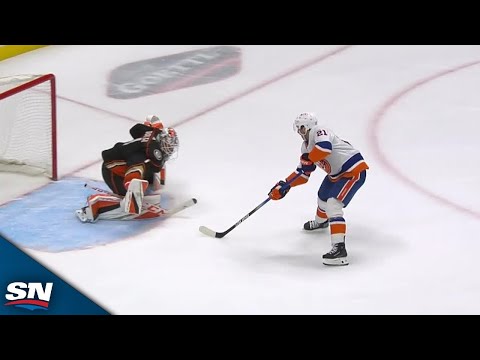 Islanders Palmieri Sneaks One Past Lukas Dostal After Corralling Mike Reillys Stretch Pass