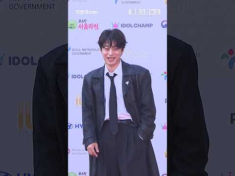 현실판 황동만'의 <strong>모자무싸</strong> [K직캠]