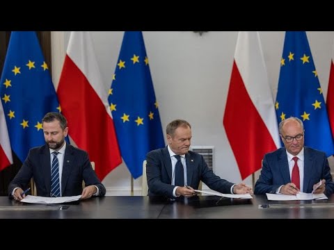 Σύμφωνο συγκρότησης κυβερνητικού συνασπισμού υπό τον Τουσκ υπέγραψε η πολωνική αντιπολίτευση