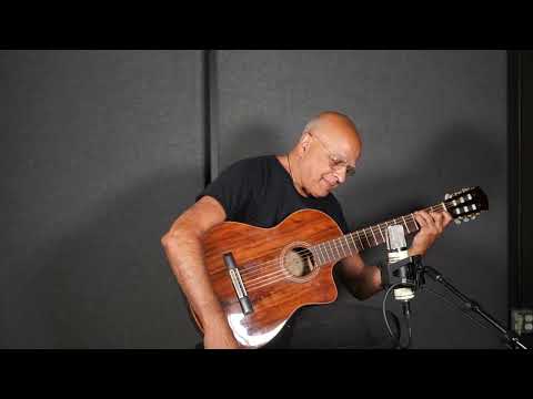 Performance by Eduardo Del Signore ft. The MA-1000 #mojaveaudio #classic #guitar