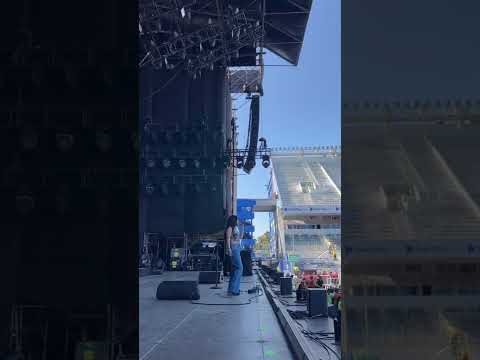 Valen Madanes | #shorts Prueba de sonido en Estadio Vélez antes de telonear a @Maluma_Official