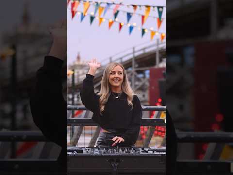 @AmyWiles spins ‘Sweet Feeling’ at Dreamland Margate 🎢 #Anjunabeats #Shorts