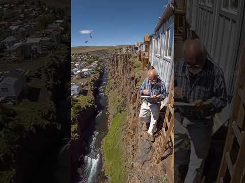 Life on the Edge: The Cliffside Cabins That Touch the Sky 🌄