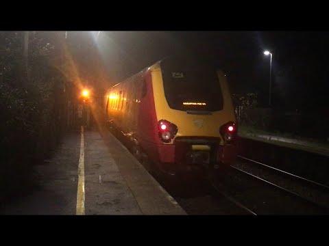 Trains at Layton Station (26/11/2020)