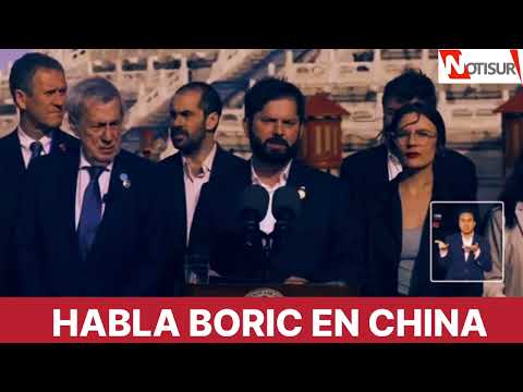 Gabriel Boric entrega declaraciones a la prensa desde Beijing, China