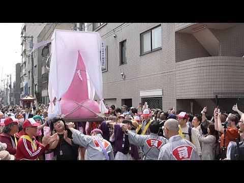 かなまら祭2024　外人さんたち大興奮  kamanara festival