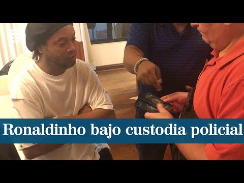 Ronaldinho está bajo custodia policial por entrar supuestamente en Paraguay con pasaporte falso