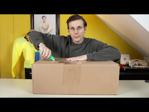 Unboxing New Balance Sneakers That Came In a Shockingly Heavy Box