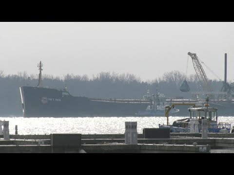 Cargo ship still stuck in St. Lawrence River after running aground