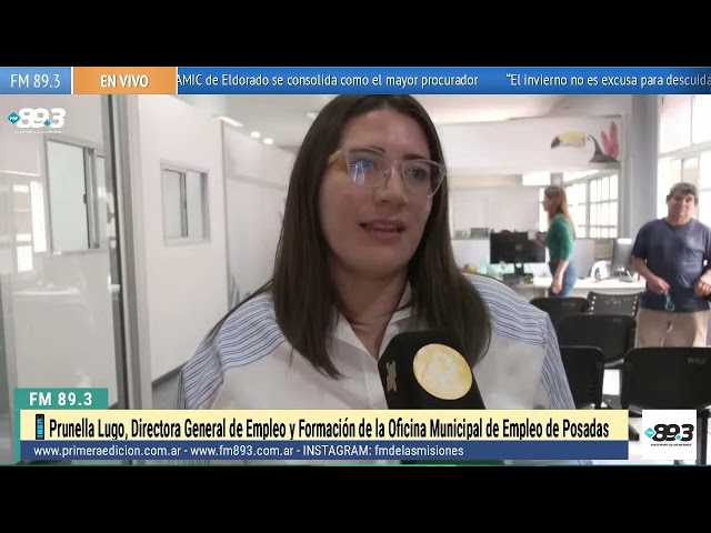 La Oficina Municipal de Empleo de Posadas cerró el primer semestre con más de 300 inserciones laborales, especialmente en comercio y gastronomía. Se capacitaron 3.700 personas, gracias a sus talleres presenciales y virtuales. El 27% de los usuarios fueron nuevos postulantes. La inclusión laboral de personas con discapacidad avanza mediante alianzas institucionales y formación dual (habilidades técnicas + sociales). Más de 50 personas ya lograron empleos estables tras el entrenamiento. La oficina refuerza su rol como puente gratuito entre ciudadanos y empresas 💪🌐#EmpleoConImpacto #PosadasInforma #CapacitaciónInclusiva✅ ¡Sintoniza la FM 89.3 para escuchar a Marcelo Giménez, Lodi Caballero junto a Ángel Miño en EL AIRE DE LAS MISIONES! 🗣️ Con sus voces y estilos únicos, te mantendrán entretenido e informado con noticias, música y entrevistas interesantes.Producción Patricia Flores.Operación Técnica: Nicky ZalazaGR