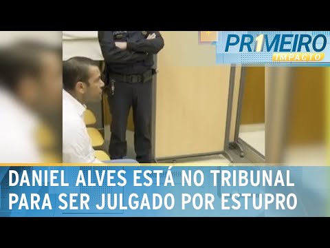 Ex-jogador Daniel Alves chega no Tribunal da Espanha para ser julgado | Primeiro Impacto (05/02/24)
