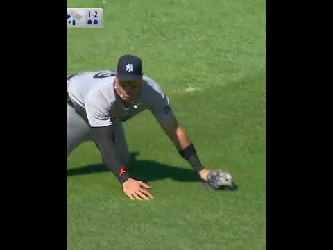Aaron Judge makes the diving catch to keep the Yankees ahead!
