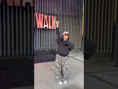 Que emoción to see you guys yesterday! 🤍 Gracias por todo tu apoyo con REBBECA.