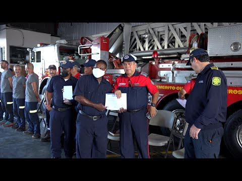 Cuarenta nuevos bomberos reciben certificados para servicio de la comunidad