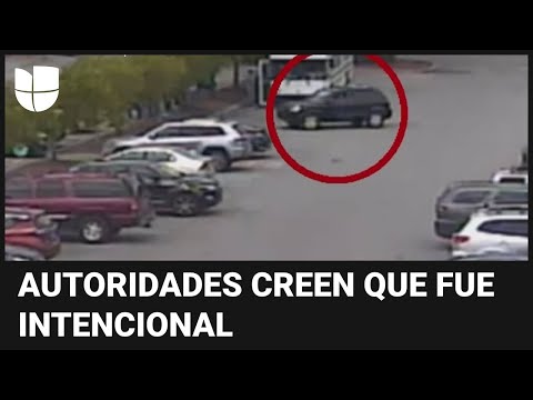 El momento en el que seis migrantes son atropellados frente a un Walmart en Carolina del Norte