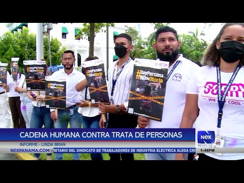 Cadena humana contra la trata de personas en el Parque Porras