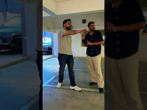 Fruit Farosh Seller Se Bachen!