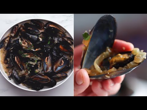 25-Minute Mussels In White Wine ? Tasty