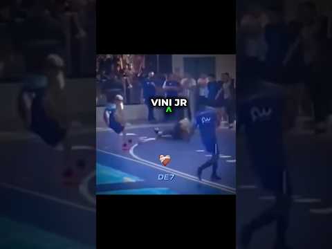 Bro made Vini Jr fall 😂 #football #trending #viralvideo