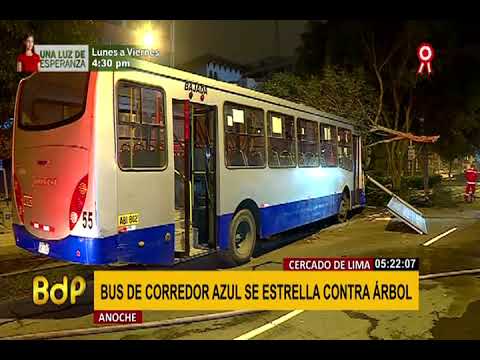 Bus de Corredor Azul se estrella contra árbol en el Cercado de Lima