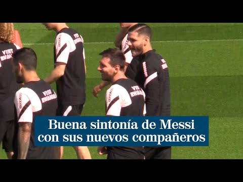 Buena sintonía de Messi con el equipo en su primer entrenamiento en abierto con el PSG