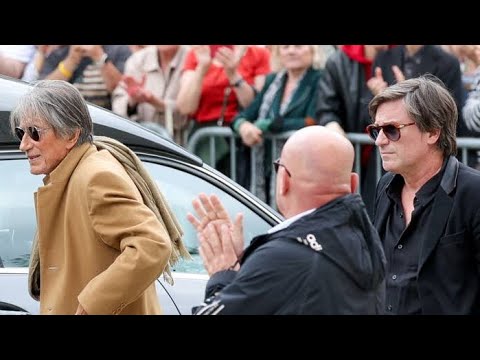 Obsèques de Françoise Hardy : le geste tendre de Thomas Dutronc envers son père