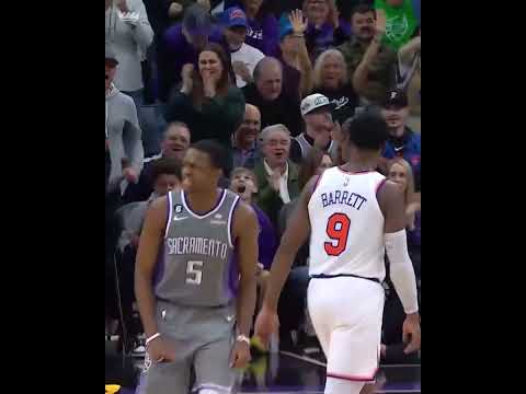 De'Aaron Fox NASTY Crossover vs. Knicks video clip
