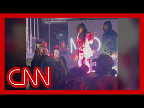 R&B star Monica jumps off stage to confront a concertgoer