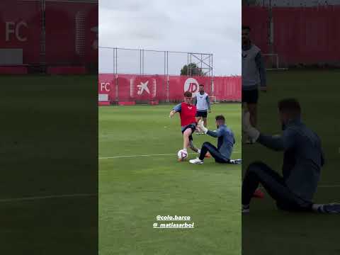 ¡QUÉ CRACK EL COLO! Valentín Barco A PURA MAGIA en el entrenamiento del Sevilla | #Shorts