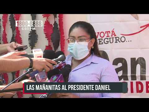 Jóvenes le cantan Las Mañanitas al Presidente de Nicaragua, Daniel Ortega