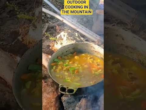 COOKING IN TOP OF THE SANTA CRUZ MOUNTAINS IN JAMAICA