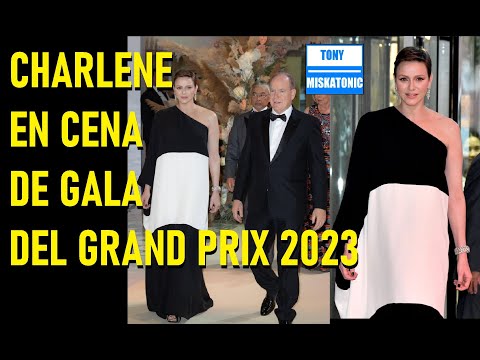 CHARLENE DE MÓNACO VISTE DE VALENTINO EN CENA DE GALA DE GRAND PRIX DE MÓNACO.