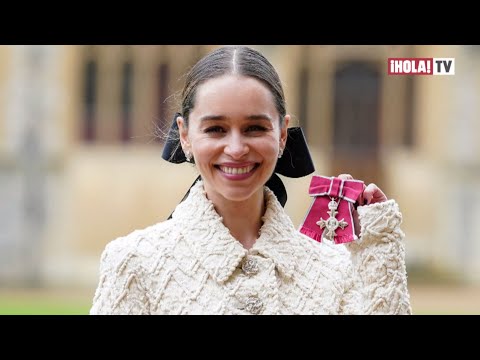 El príncipe de Gales condecora a Emilia Clarke con la Orden del Imperio Británico | ¡HOLA! TV