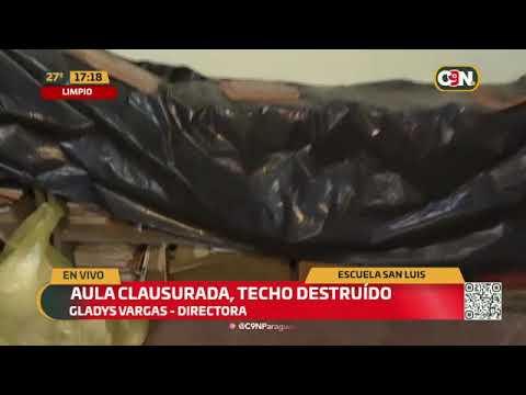 Aula clausurada por techo destruido