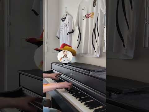 ⚽🗣️ Füllkrug mit Bier 🎶🍻 #piano #euro2024 @Aditotoro@paulomucYT