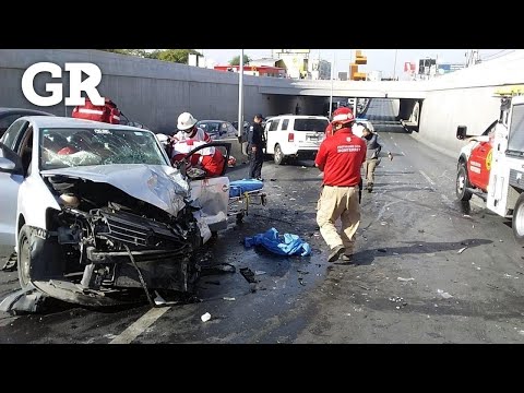 Captan a auto al circular en contra y chocar en Garza Sada | Monterrey