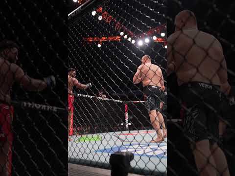 Sergei Pavlovichs right hand is DANGEROUS #UFCShanghai