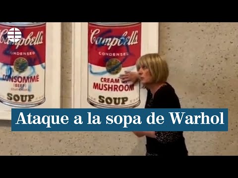 Dos mujeres con peluca se adhieren con pegamento a la sopa Campbell de Warhol