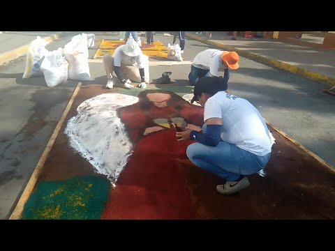 Estudiantes de Jinotepe recrean vida de nuestro señor Jesucristo en alfombra de aserrín
