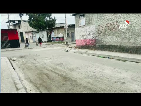 Calles en mal estado en la Isla Trinitaria
