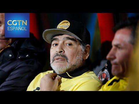 El presidente argentino despide a Maradona